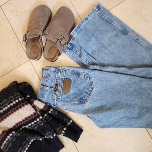 Wrangler Blue Jeans Womens Size 27x32